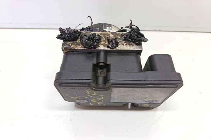 Pompa abs  1K0907379P 1k0614117H Volkswagen VW Golf a 5-a generatie
