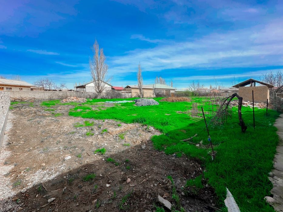 Yangi Toshkentdan  12 sotix sotiladi.