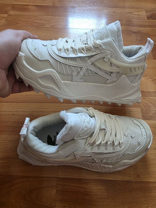 Adidasi off white odsy -1000