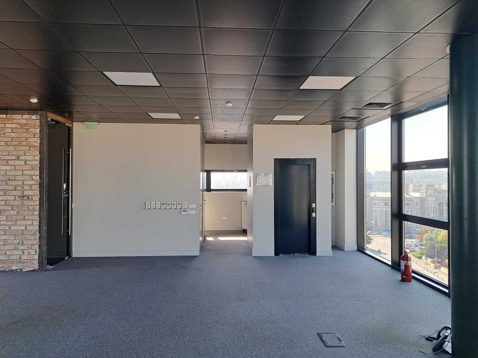 Spatiu de inchiriare - etaj 3 - Poarta 1