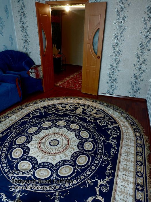 Ковер продам овальный