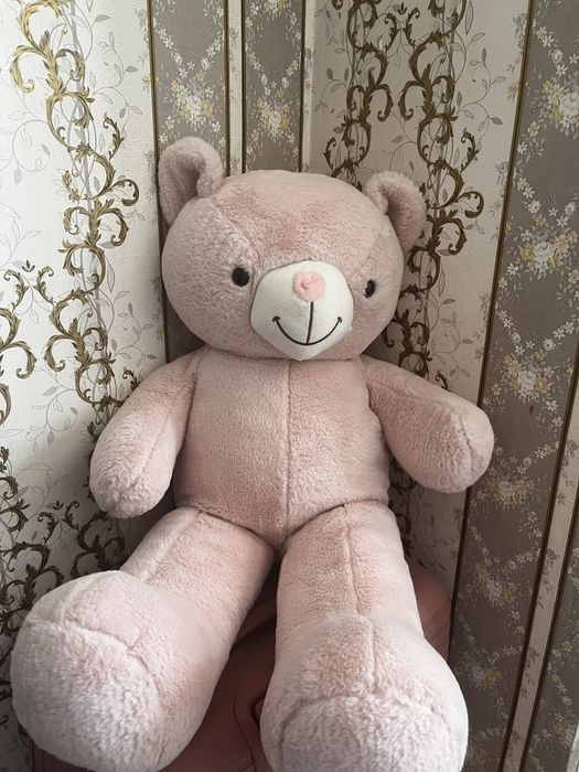 Милый плюшевый медвежонок