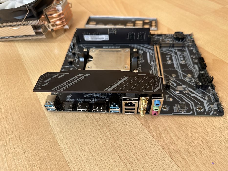 Ryzen 9 7940HX комплект новый