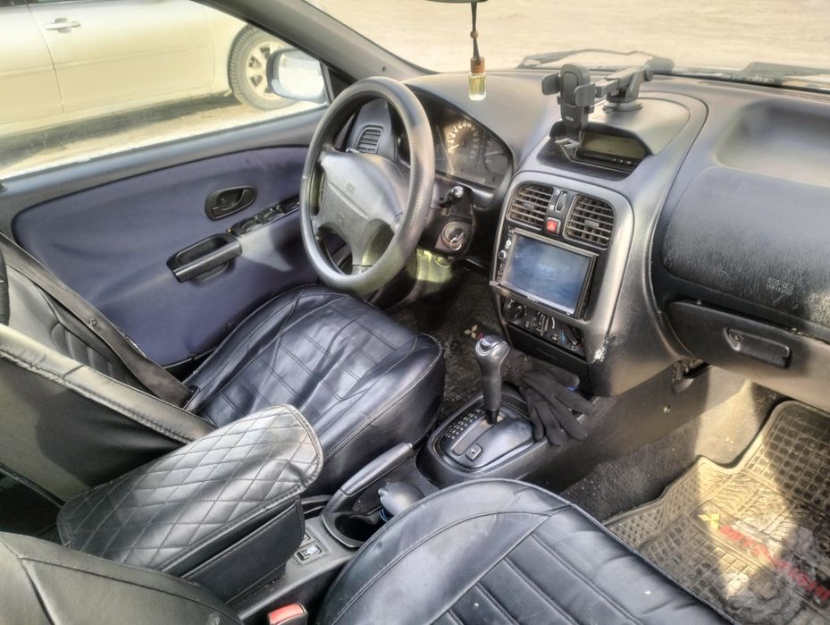 Продам Митсубиси каризма 2002