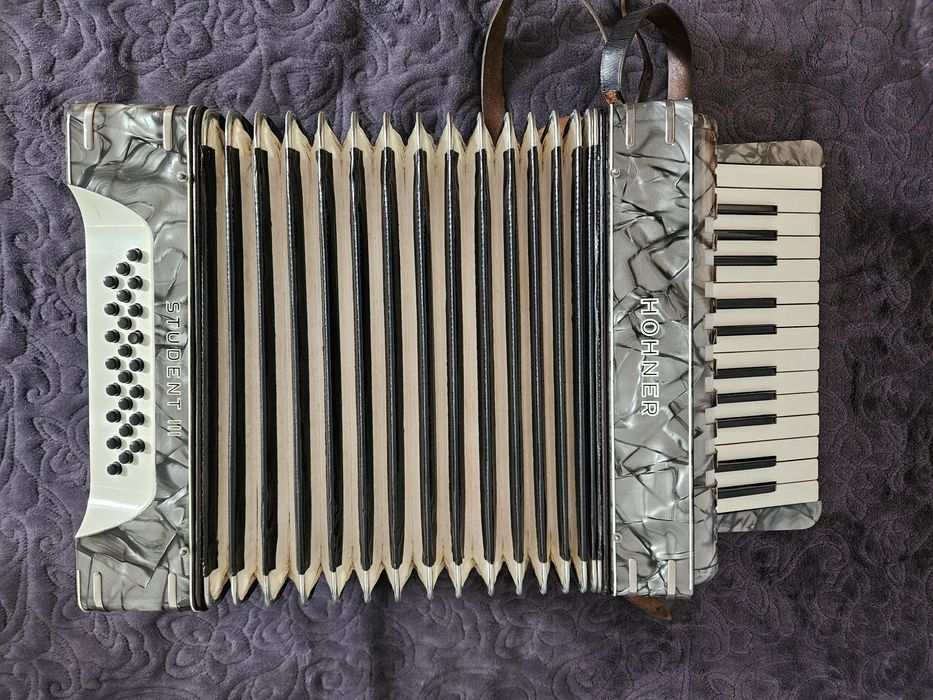 Acordeon Hohner Student III