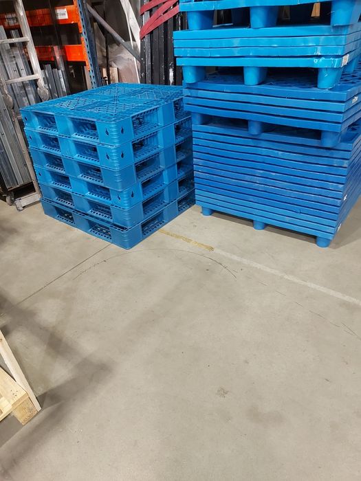 Paleti plastic 110*110 folositi stare bună