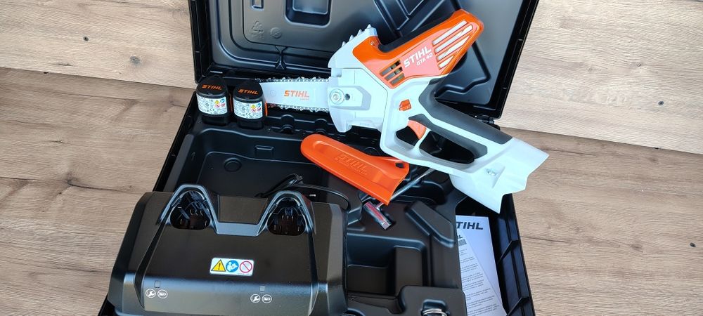 Mini drujba Stihl GTA 40 noua, 2 baterii,incarcator,cutie