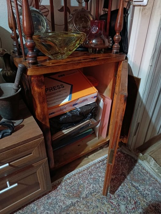 Продам этажерку дерево