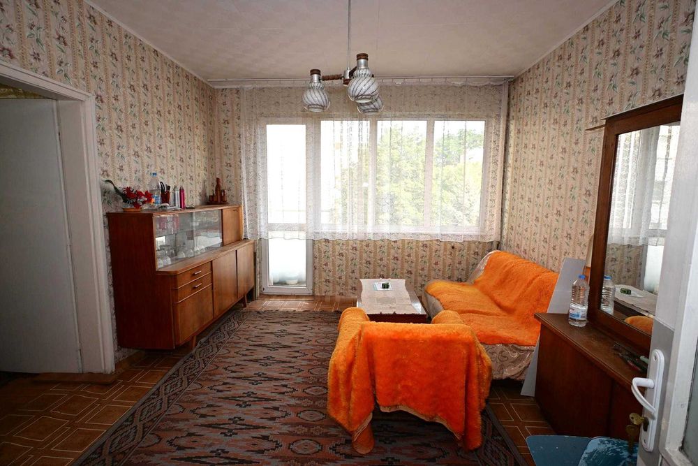 Продава се Двустаен апартамент в Перник, Център - 67 кв.м за 1448 €/кв.м - Снимка #2