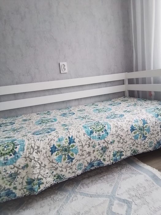 Продам кровать с ортопедическим матрасом