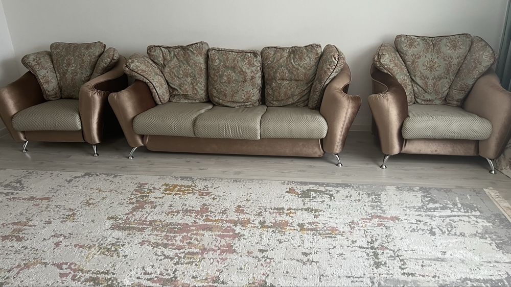 Диван с 2-я креслами