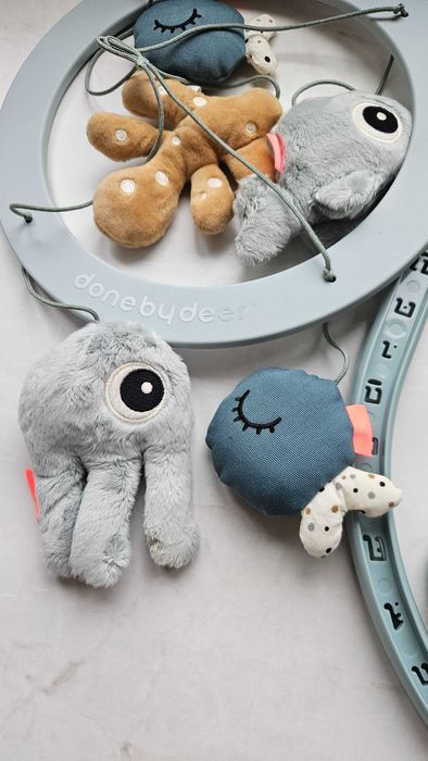 Музикална въртележка за легло