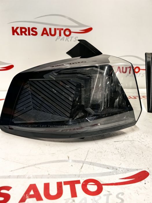 Ляв външен стоп Peugeot 5008 /Пежо 5008 2023г - LED