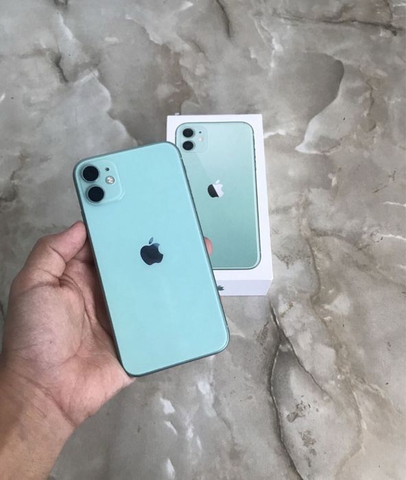 Продам телефон Айфон 11 Берюзовый