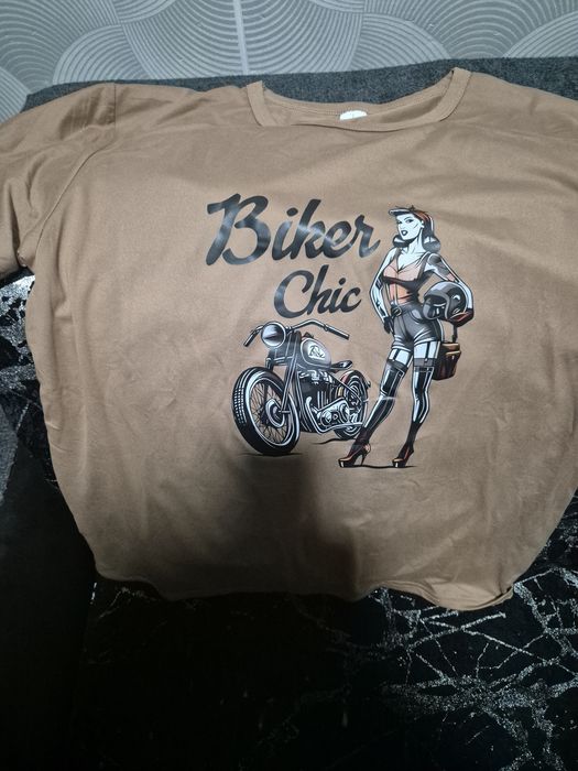 Продавам чисто нови тениски