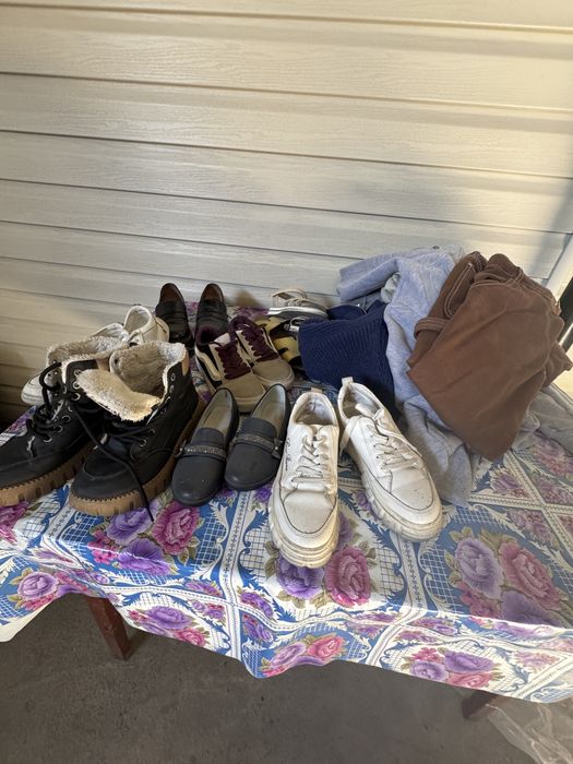 Детская обувь и одежда