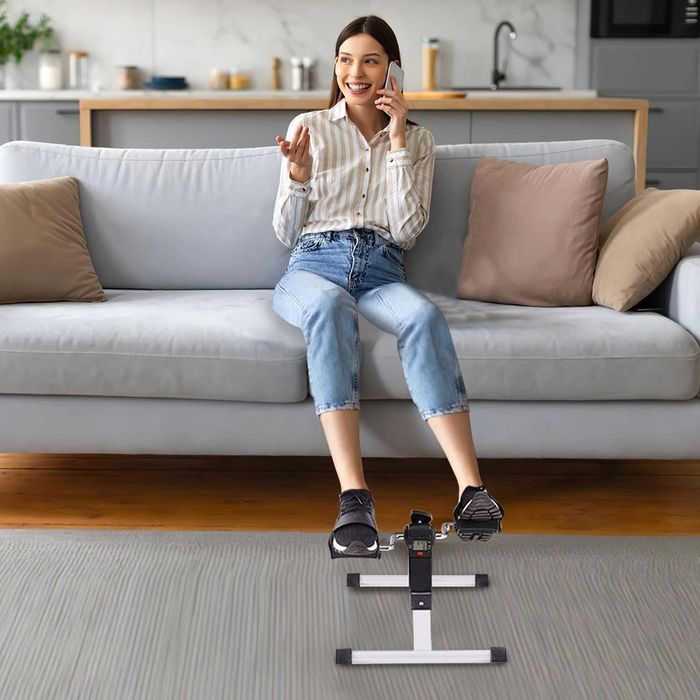 Aparat cu pedale pt. brate si picioare afisaj LCD rezistenta reglabila