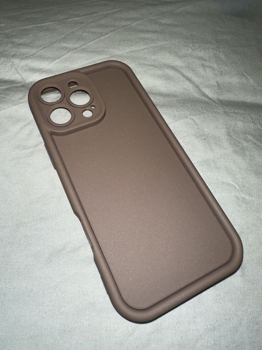 Vand husa NOUA iphone 16 pro max