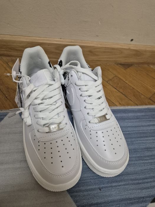 COMME des GARCONS SUPEME
Только новые, заказывал не