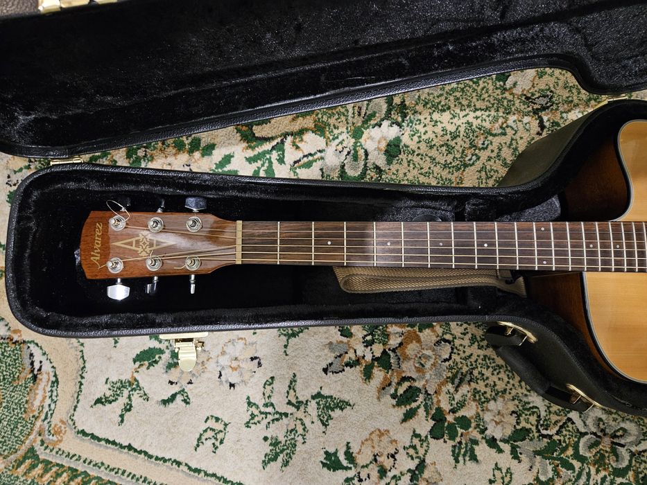 Электроакустическая гитара Alvarez