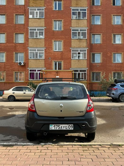 Продам Рено Сандеро