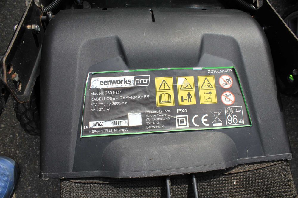 Masini cositoare de tuns iarba gazon Husquvarna,Greenworks,Stiga electrice pe acumulator