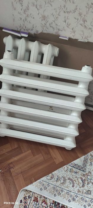Продам чугунные батареи