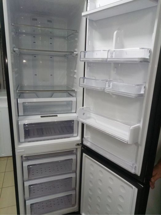 Холодильник Samsung