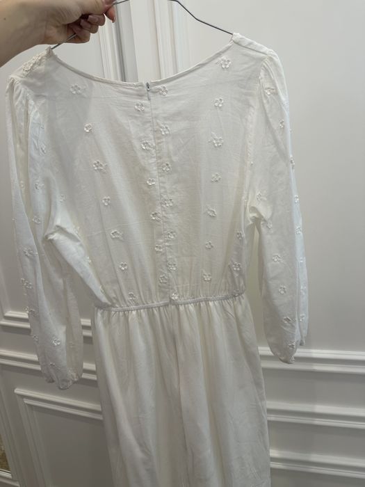 Белое платье на лето