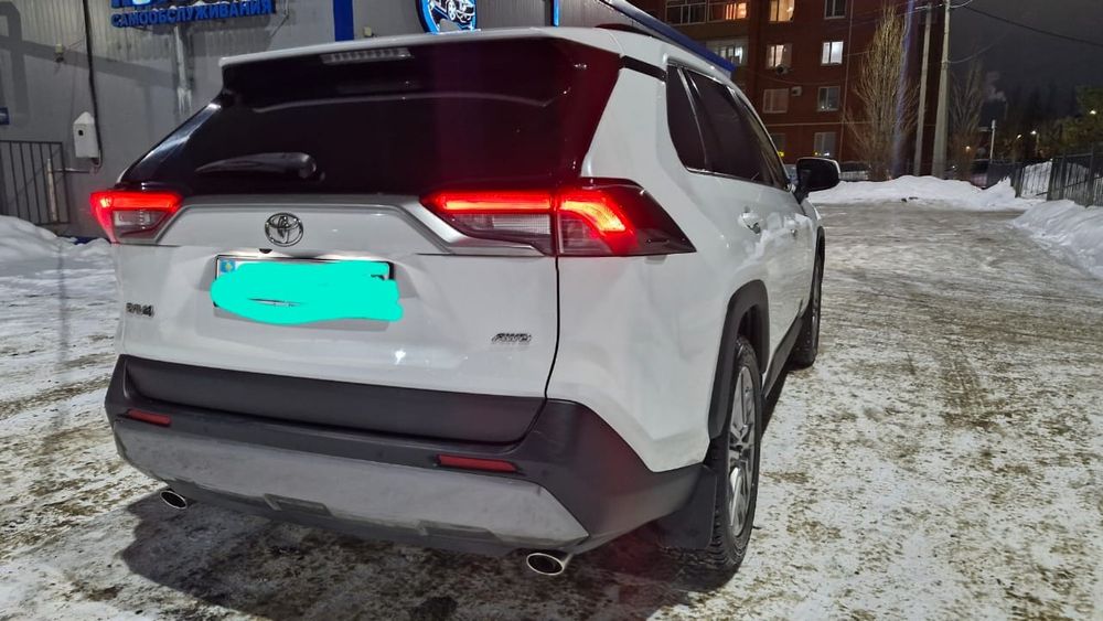 Toyota Rav 4  2л