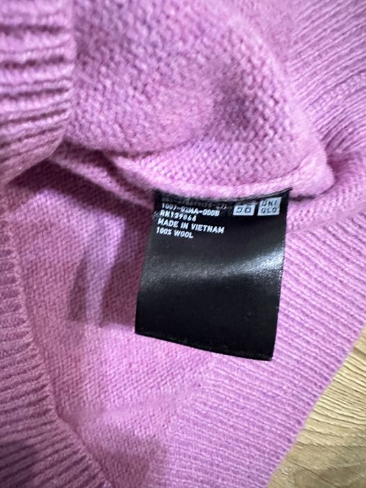 Продам свитер uniqlo. 100% шерсть.