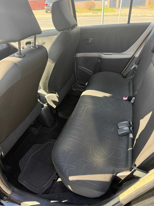 TOYOTA Yaris 2010 — imagine 3