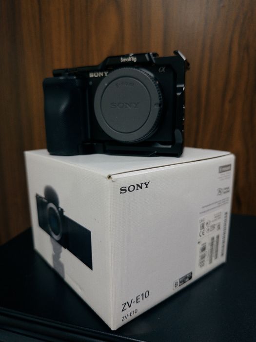 Sony ZV-E10 4k камера с клеткой