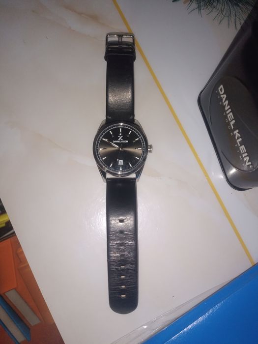 Продам часы Daniel Klein
