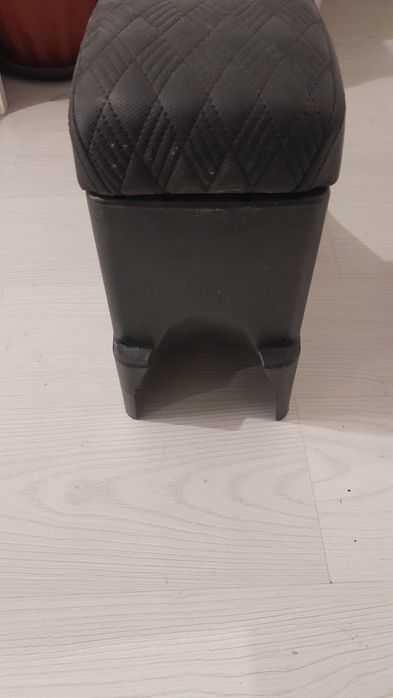 Подлокотник для авто