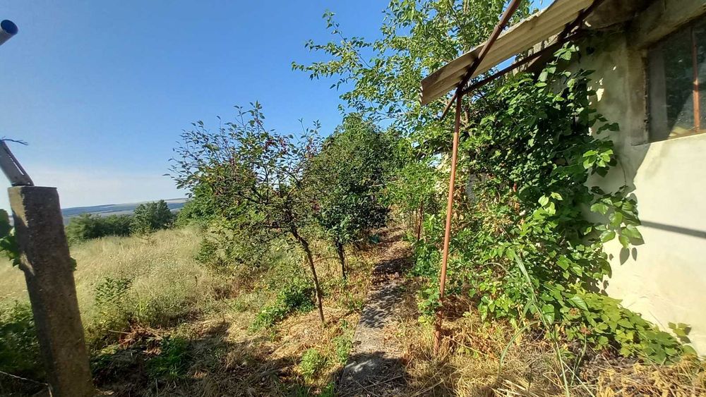 Къща със страхотна откриваща се гледка в с. Радинград