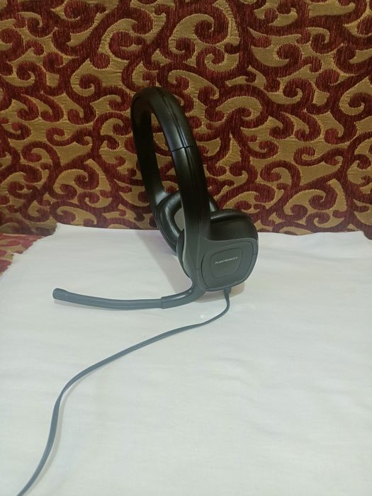 Наушники Plantronics