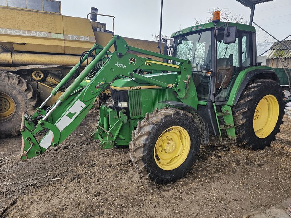 Vând Tractor John Deere 6800 cu incarcator frontal