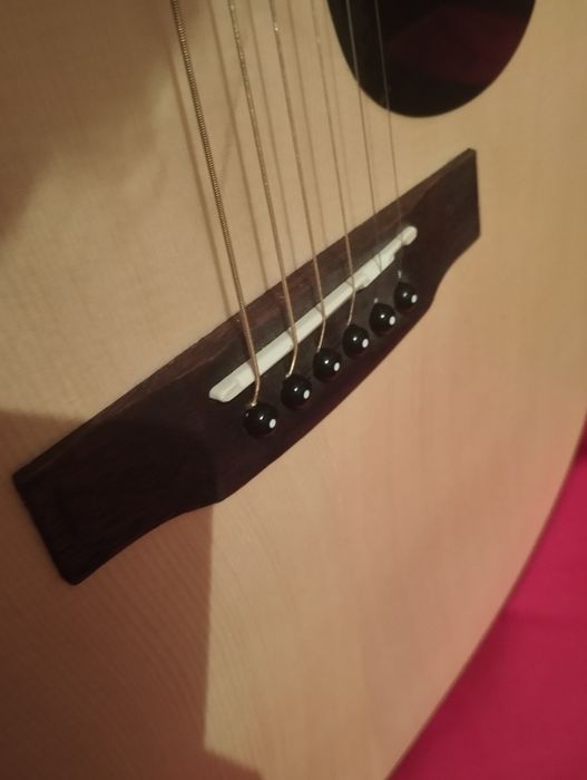 Акустическая гитара