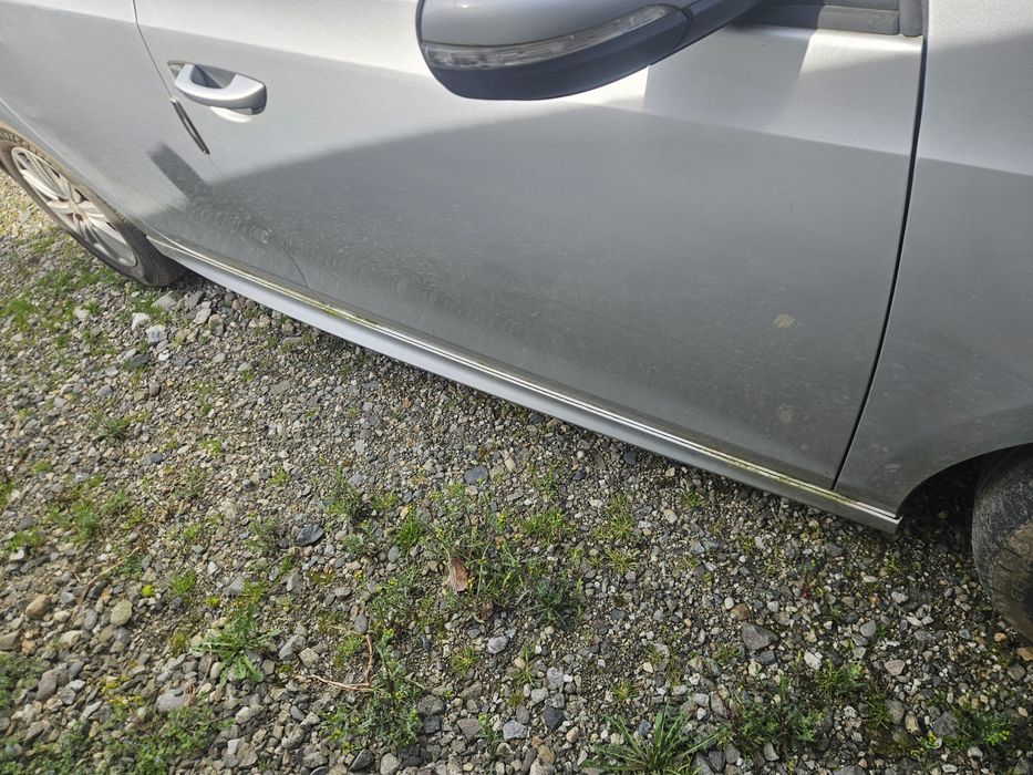 Usa dreapta fata vw golf 6 hatchback an 2010