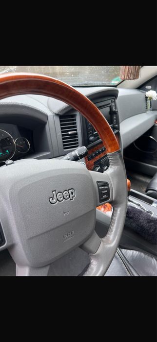 Se vinde jeep grand cherochee