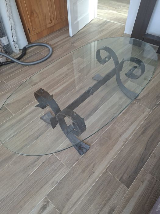 Masa de fier forjat cu sticla securizata