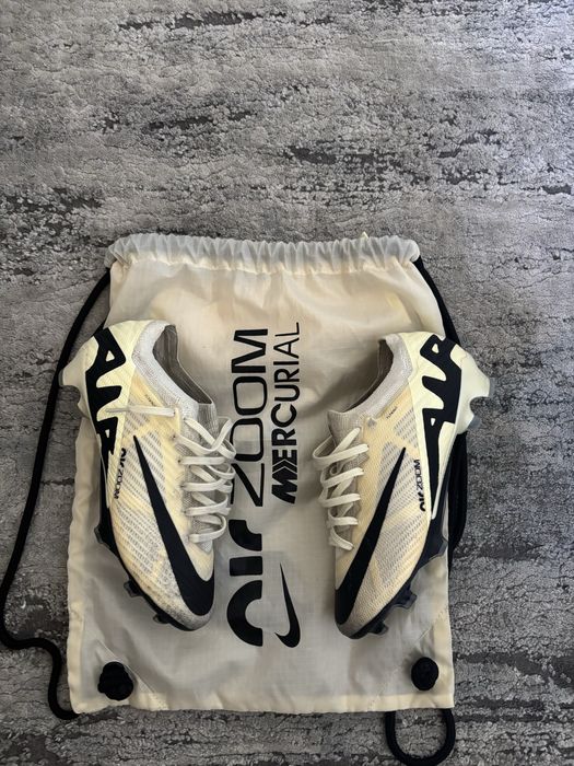 Ghete de fotbal nike