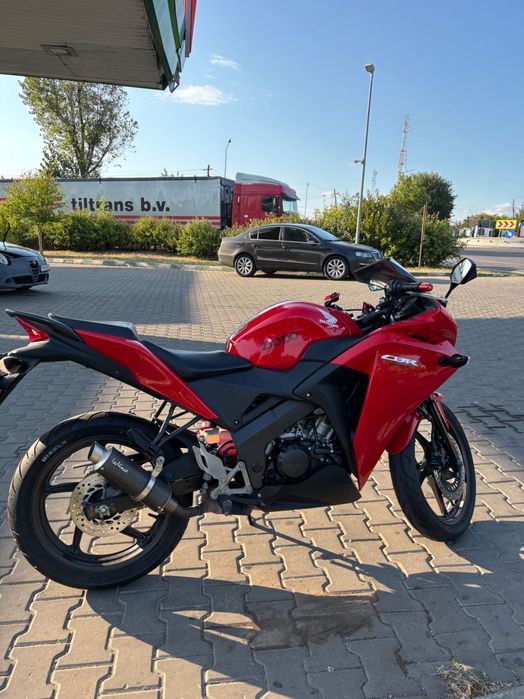 Vând Honda CBR 125R