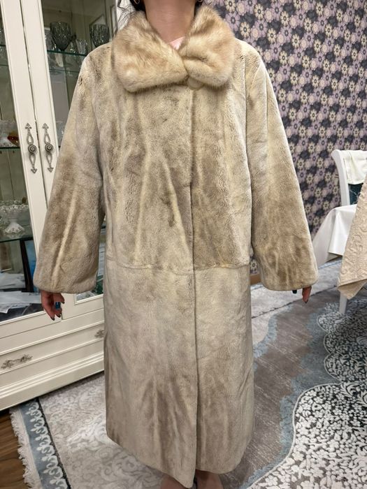 Продаётся шуба с шапкой