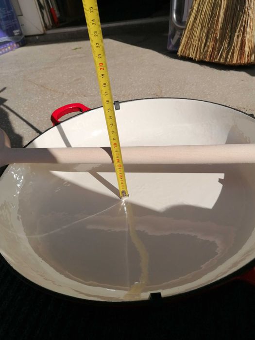 Tigaie /cratiță, fi 40 cm din fontă emailată cu capac 409 lei