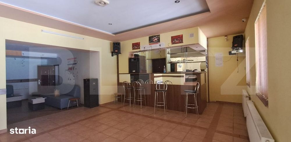 Magazin satesc cu terasa, centrul satului Feldioara– priveliste Munt