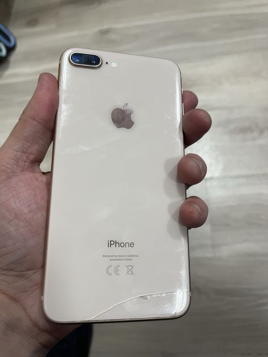 Айфон 8+ в хорошом состояний