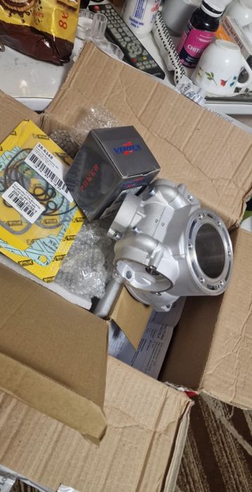 Vând/schimb   cu  moto de stradă husaberg(ktm) 300 2t cu act