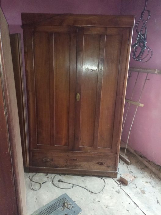 Старинен гардероб